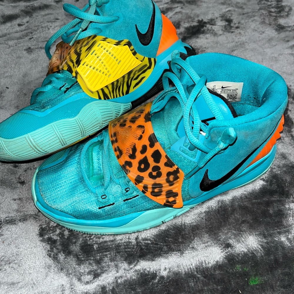 Nike Kids Turquoise, Yellow & Orange Animal-Print Sneakers - Picture 3 of 6